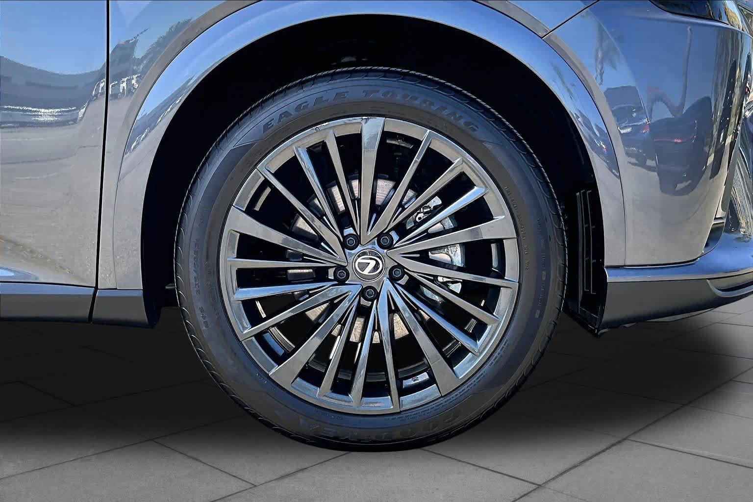 Used 2025 Lexus RX 350h AWD/4WD image 10