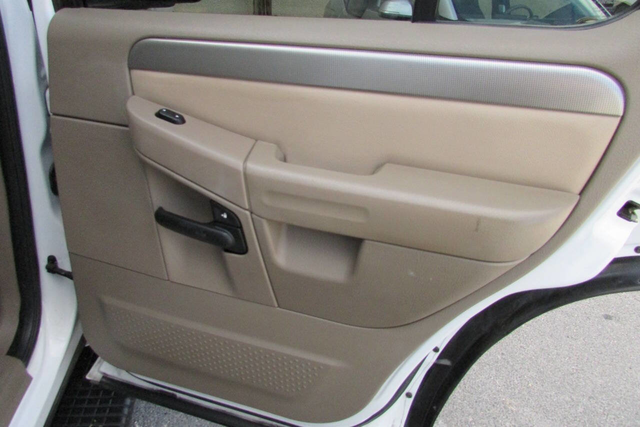 Used 2003 Ford Explorer Sport XLT image 31