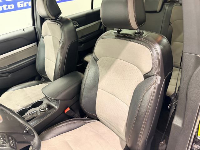 Used 2017 Ford Explorer XLT w/ Equipment Group 202A image 19