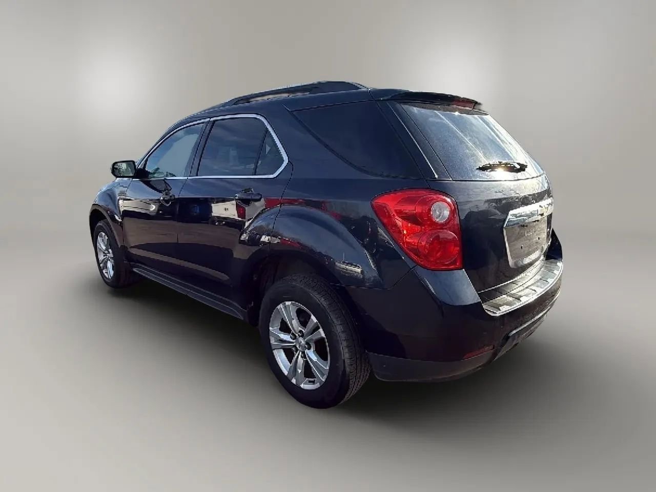 Used 2015 Chevrolet Equinox LT w/ Driver Convenience Package image 3