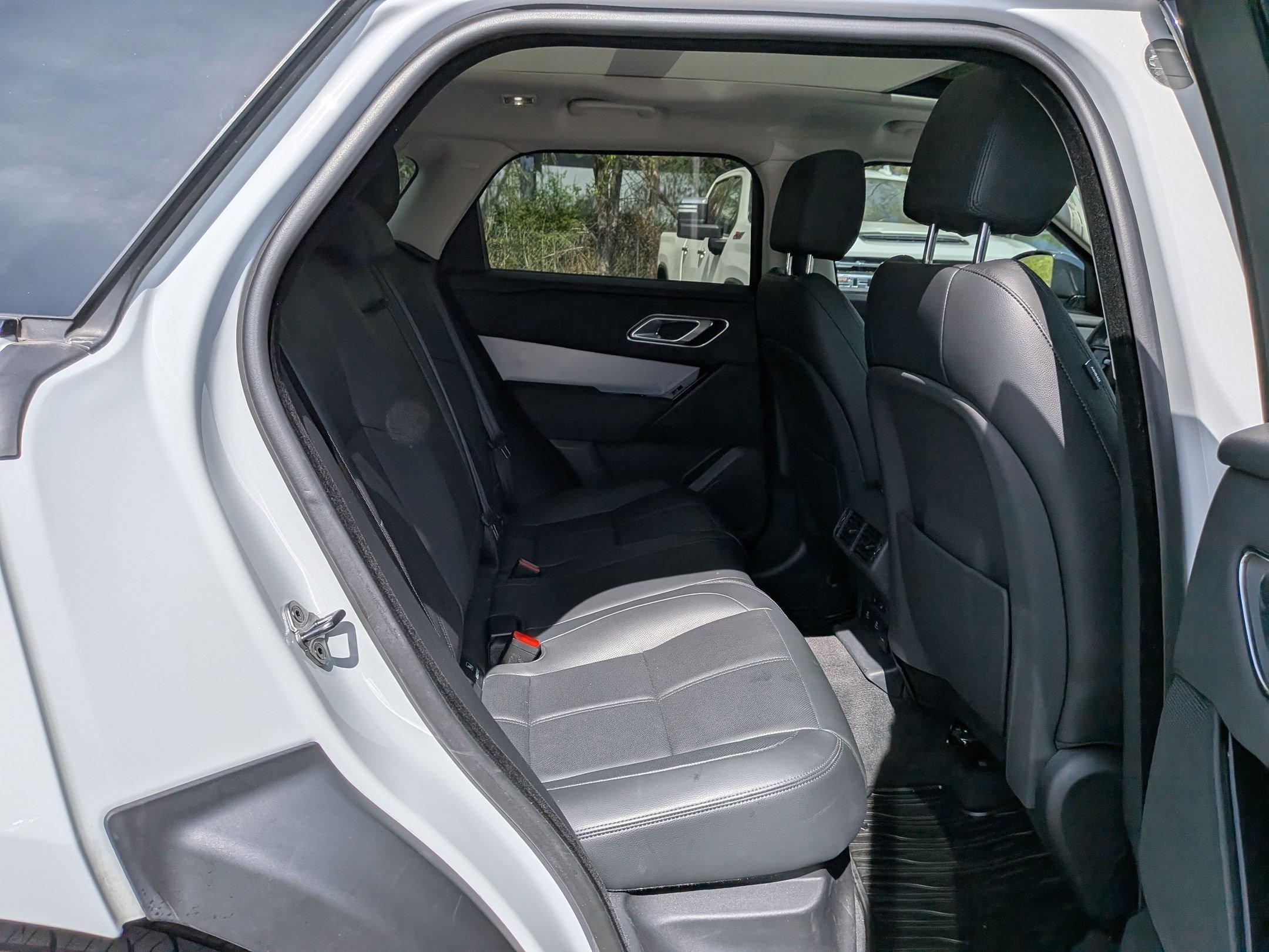 Used 2024 Land Rover Range Rover Velar S image 28