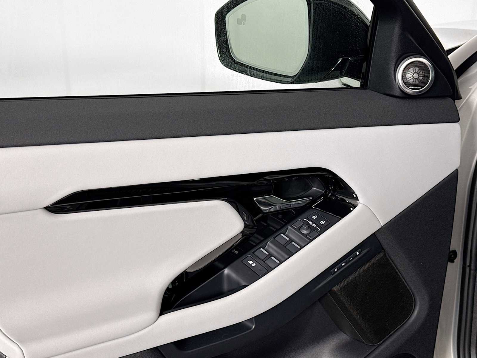 New 2026 Land Rover Range Rover Evoque S image 18