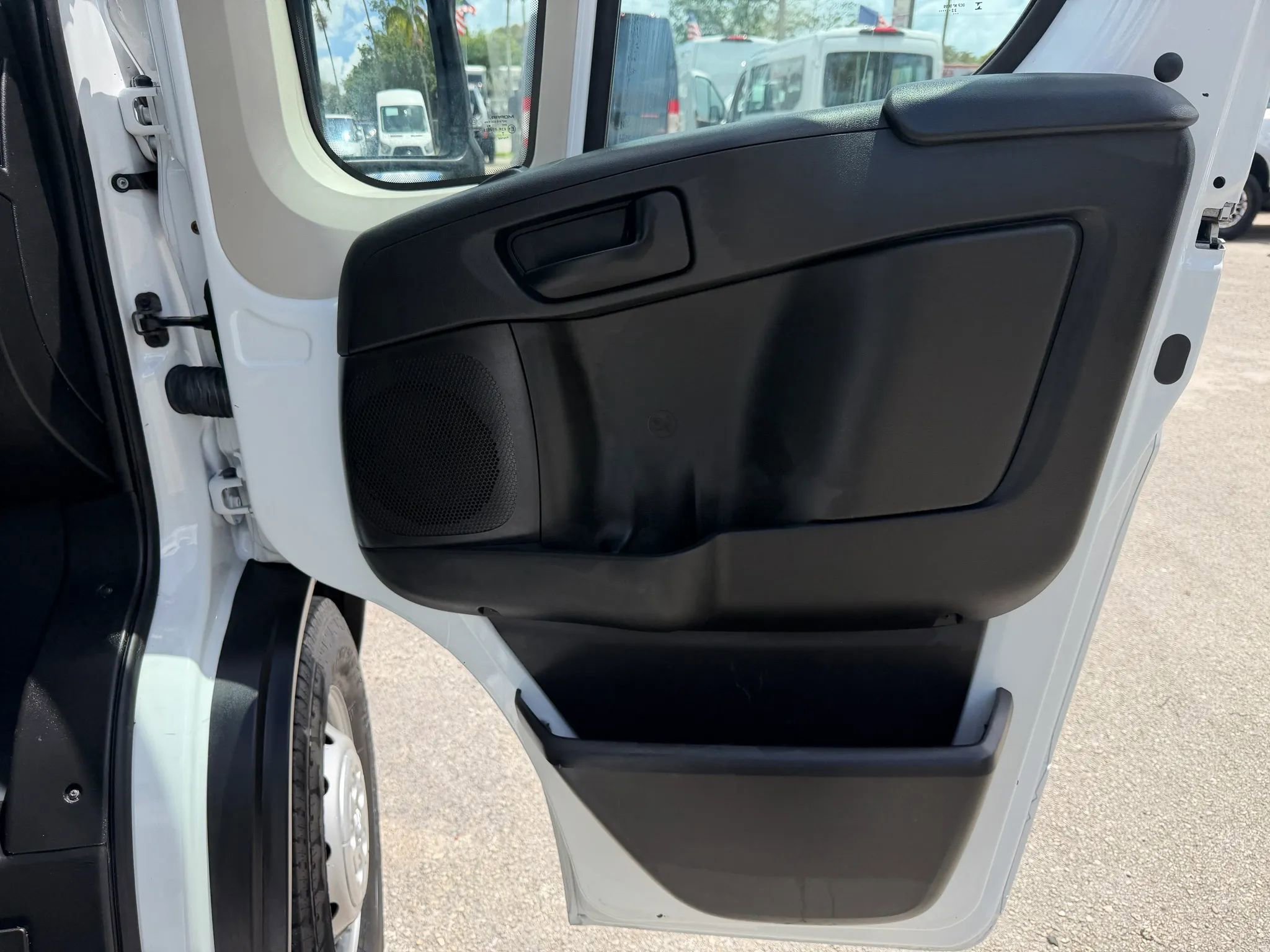 Used 2022 RAM ProMaster 3500 w/ Premium Convenience Group (A) FWD image 17