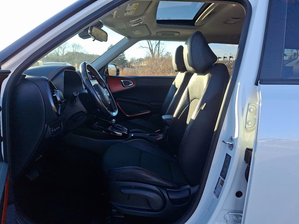 Used 2023 Kia Soul GT-Line FWD image 43