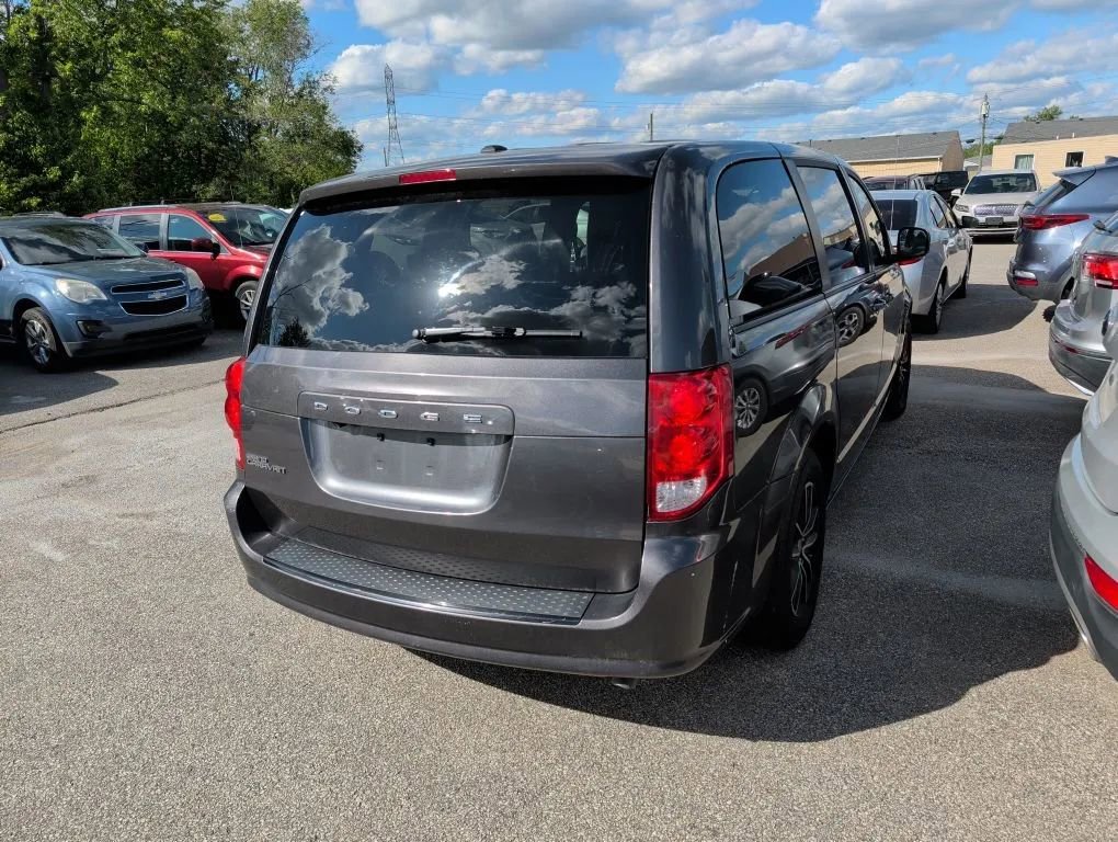 Used 2018 Dodge Grand Caravan SE FWD image 7