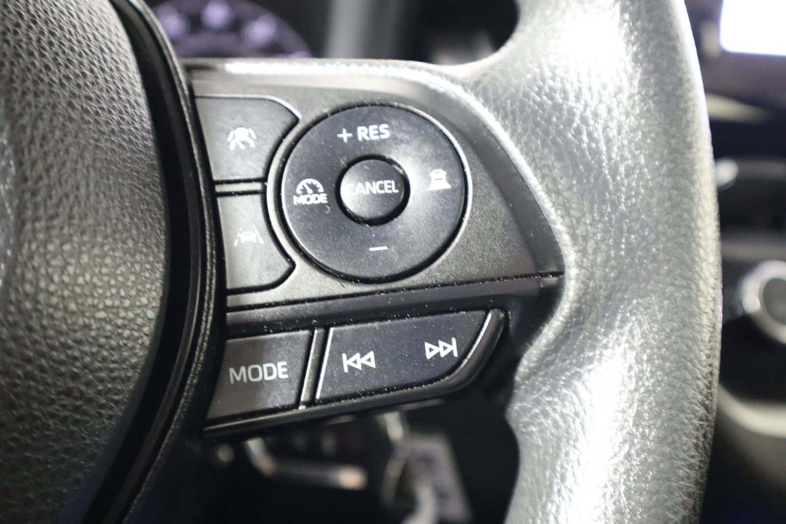 Used 2023 Toyota Corolla LE image 33