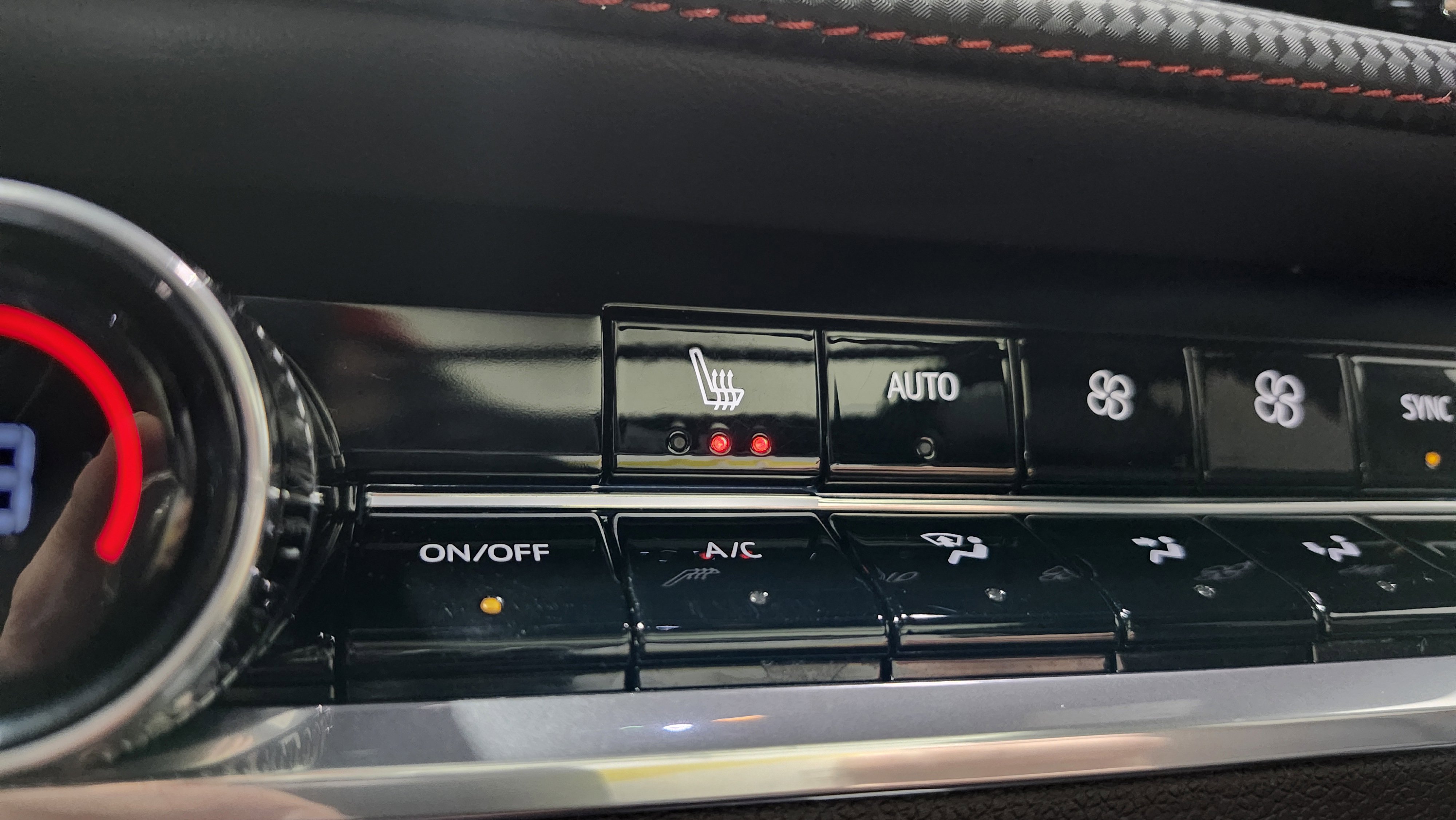 Used 2025 Chevrolet Equinox RS w/ Safety and Technology Package image 9