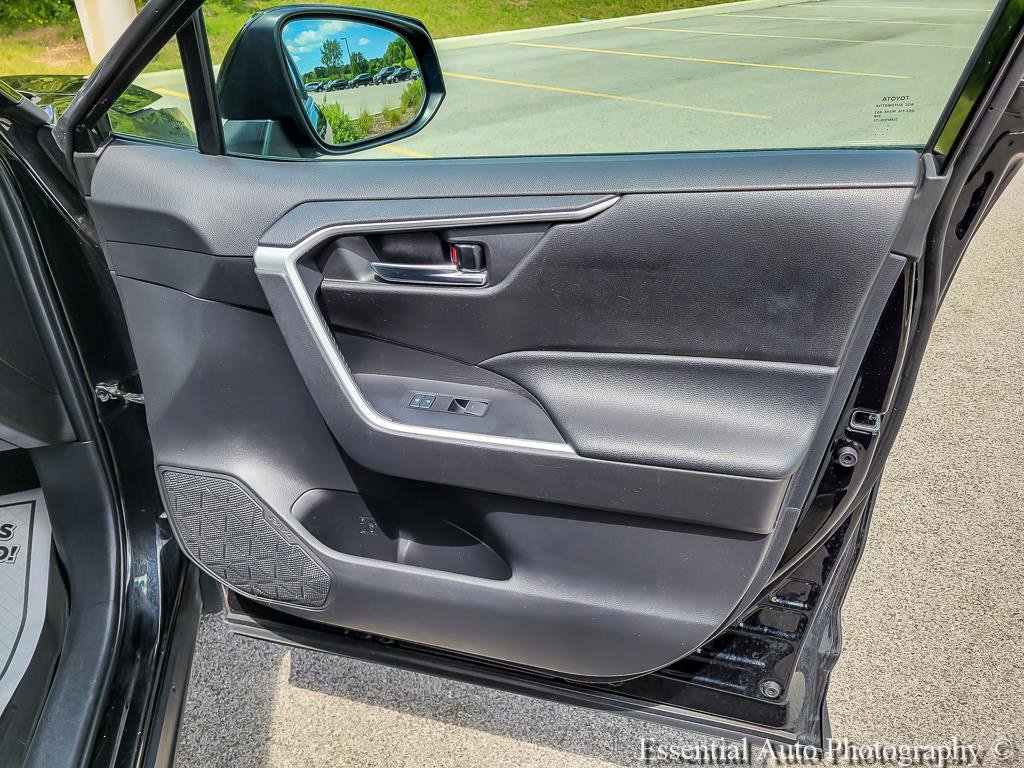 Used 2022 Toyota RAV4 XLE FWD image 28
