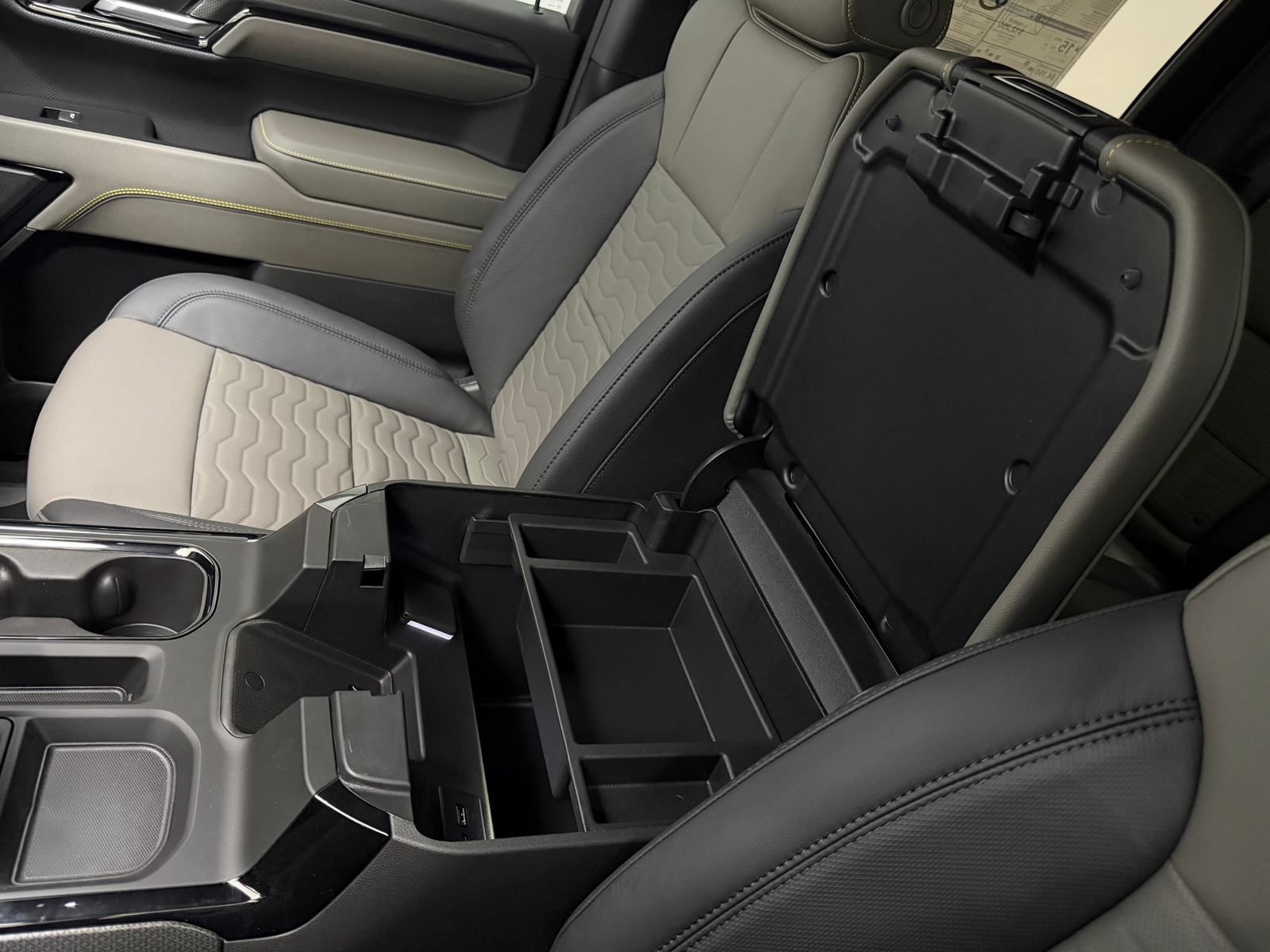 New 2026 Chevrolet Silverado 1500 ZR2 AWD/4WD image 32
