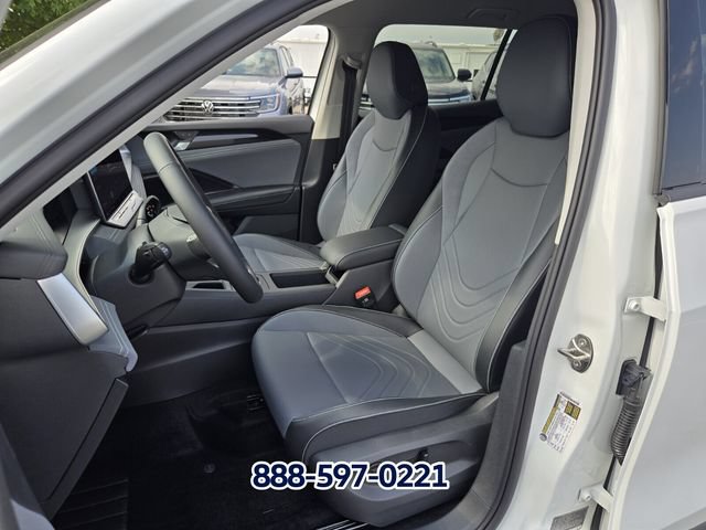 New 2026 Volkswagen Tiguan SE FWD image 6