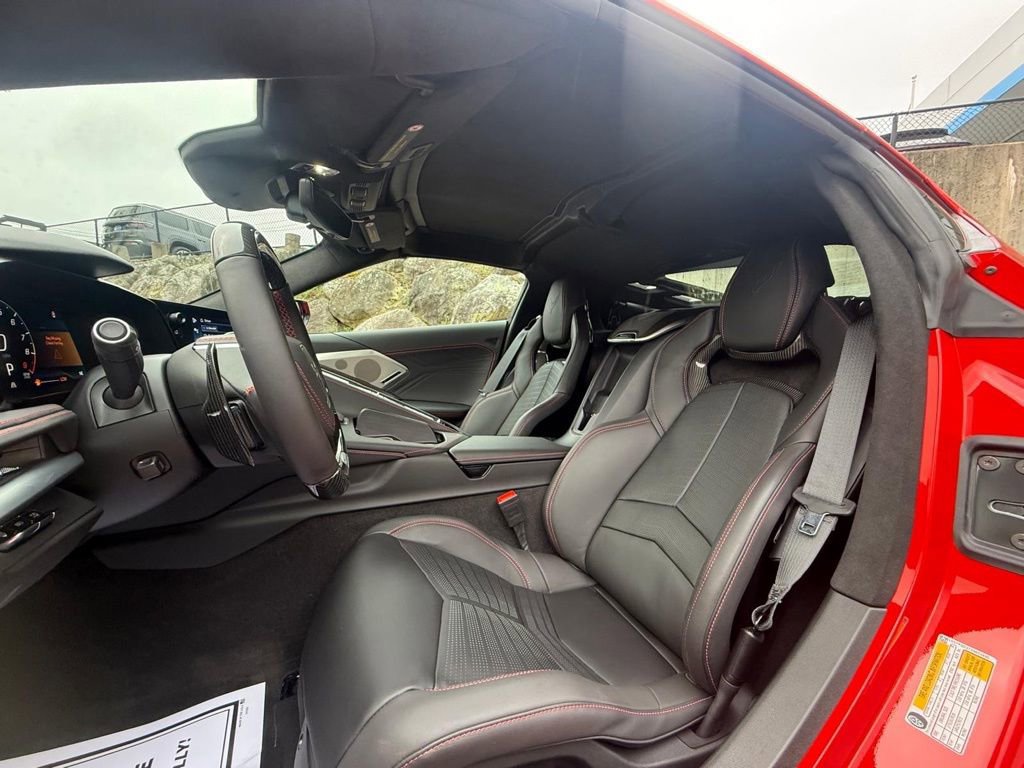 Used 2025 Chevrolet Corvette Z06 RWD image 22