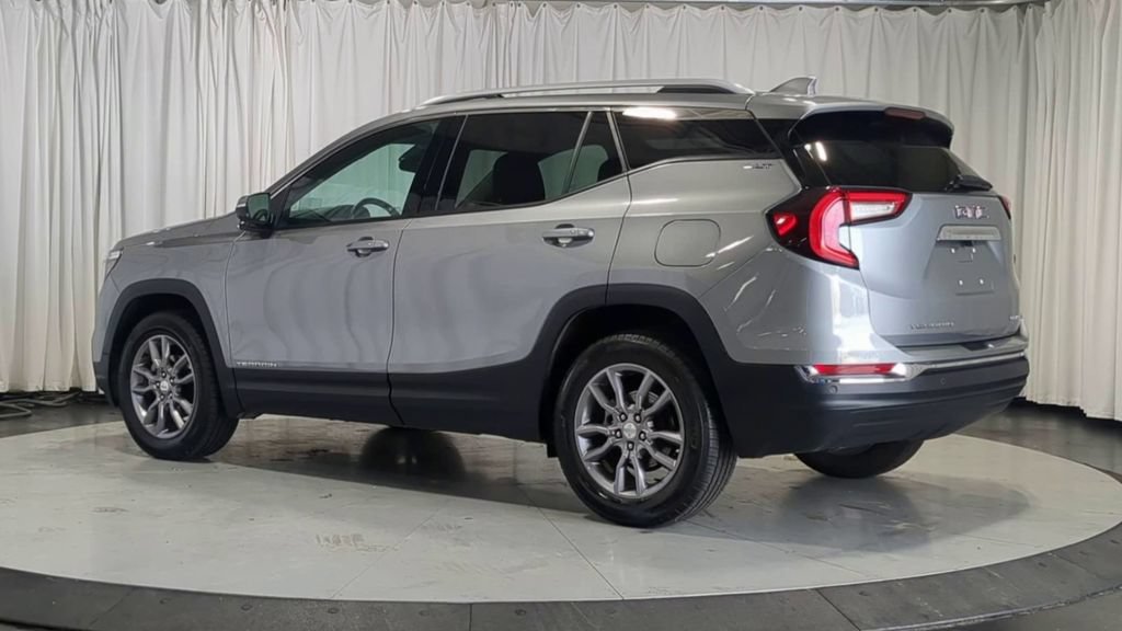 Used 2024 GMC Terrain SLT w/ Infotainment Package II AWD/4WD image 8