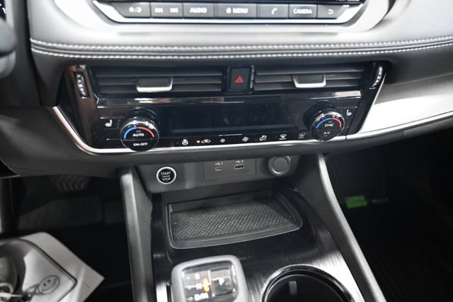 Used 2021 Nissan Rogue SV AWD/4WD image 17