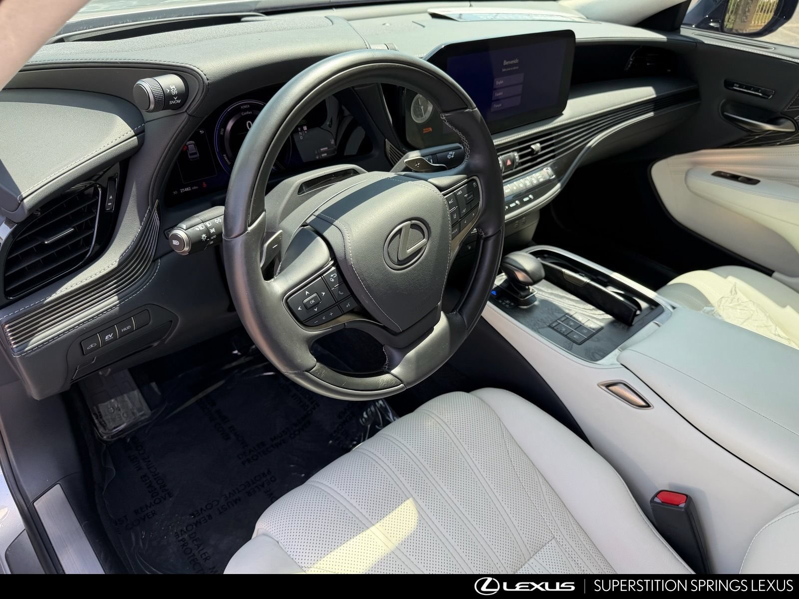 Used 2023 Lexus LS 500h AWD w/ Luxury Package image 13