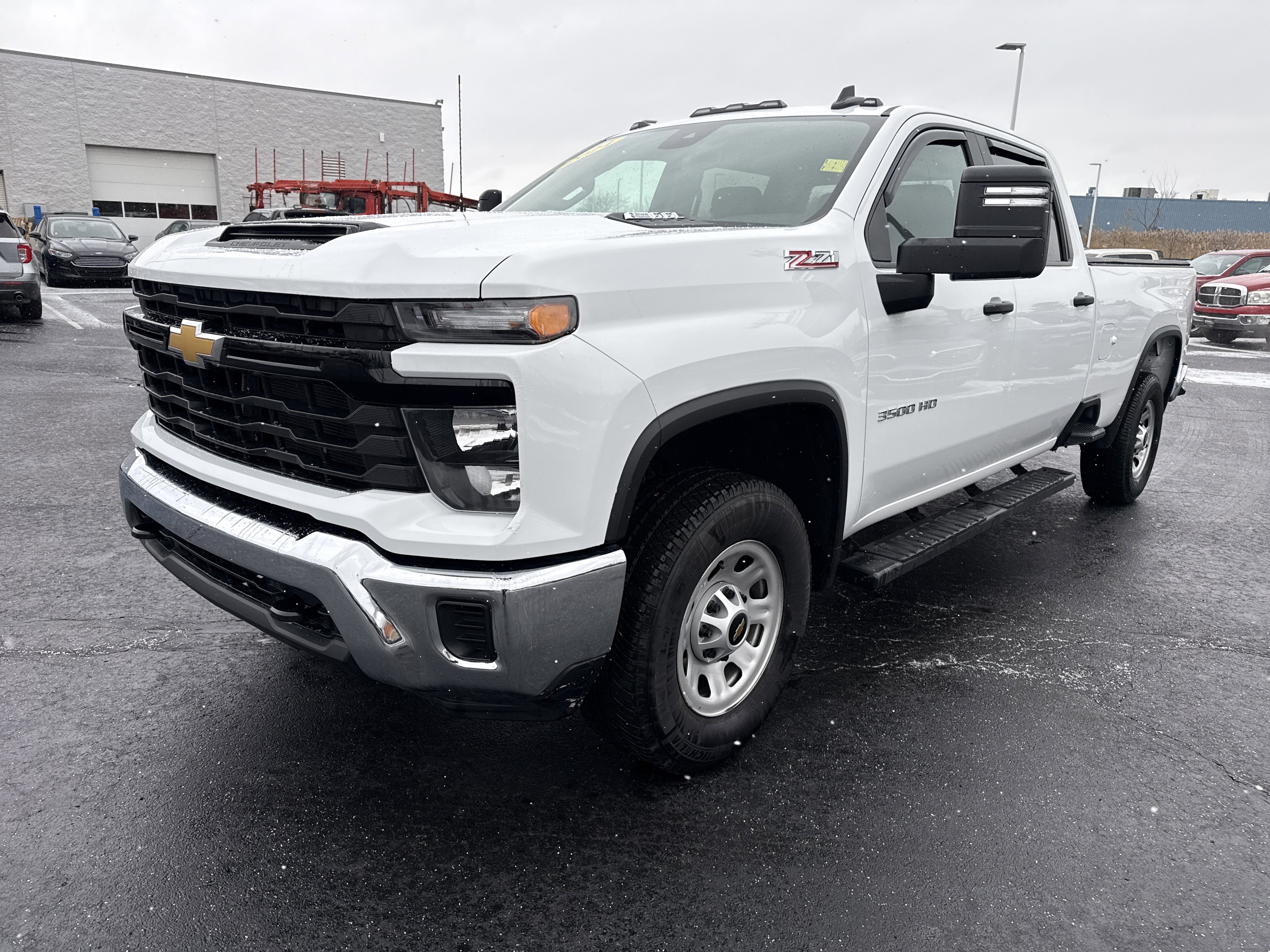 Used 2024 Chevrolet Silverado 3500 W/T image 2
