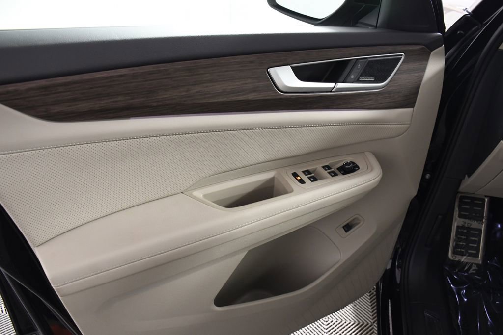 Used 2025 Volkswagen Atlas SEL Premium R-Line image 14