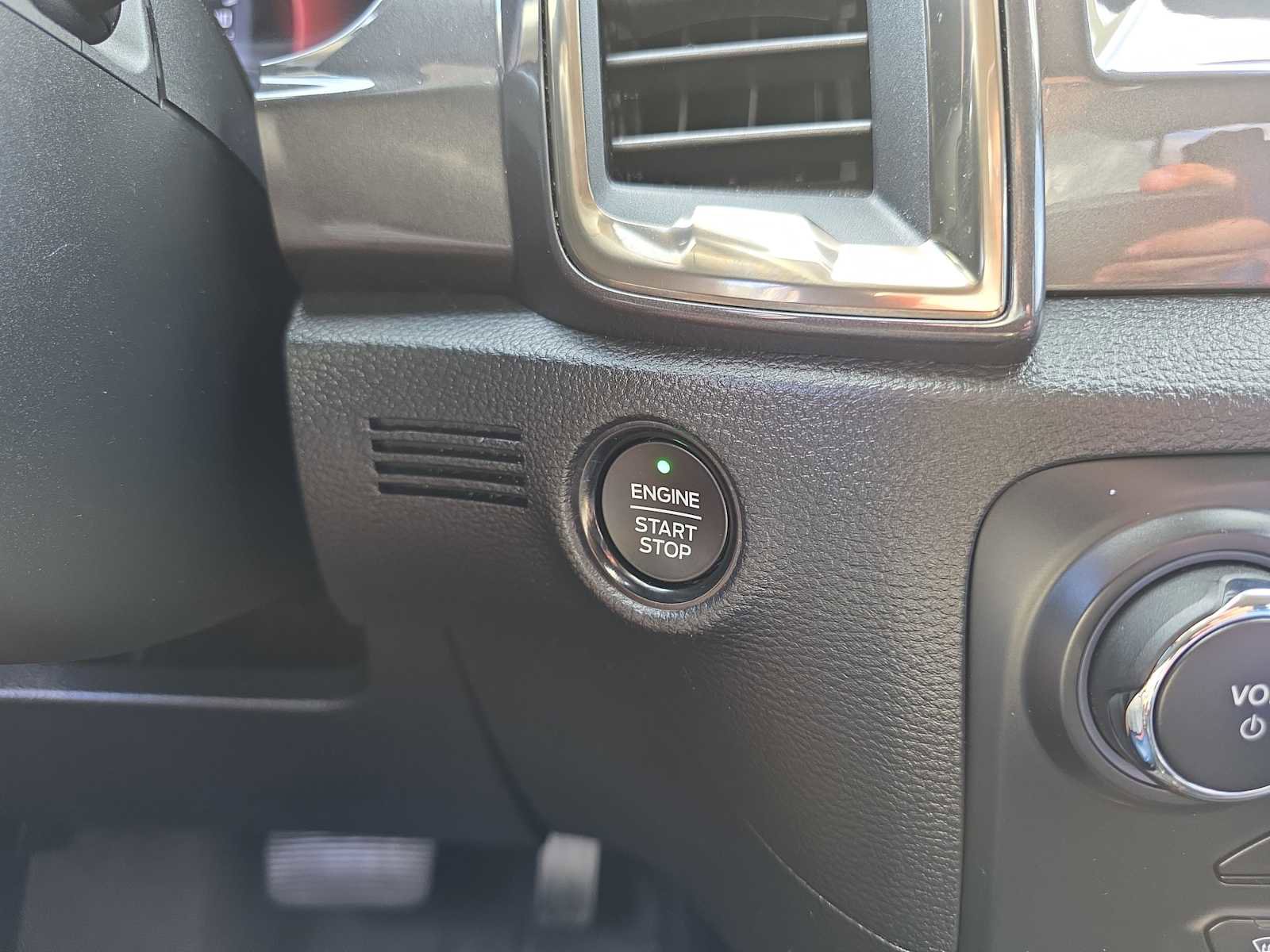 Used 2020 Ford Ranger Lariat w/ Equipment Group 501A Mid image 21