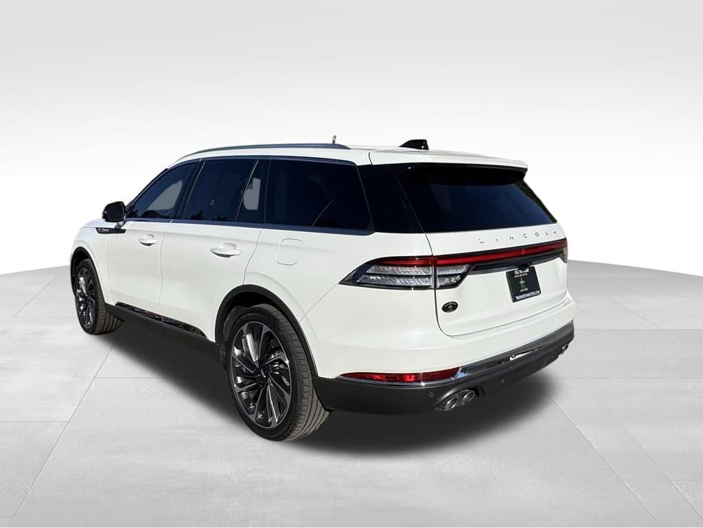Used 2025 Lincoln Aviator Reserve w/ Equipment Group 201A image 10