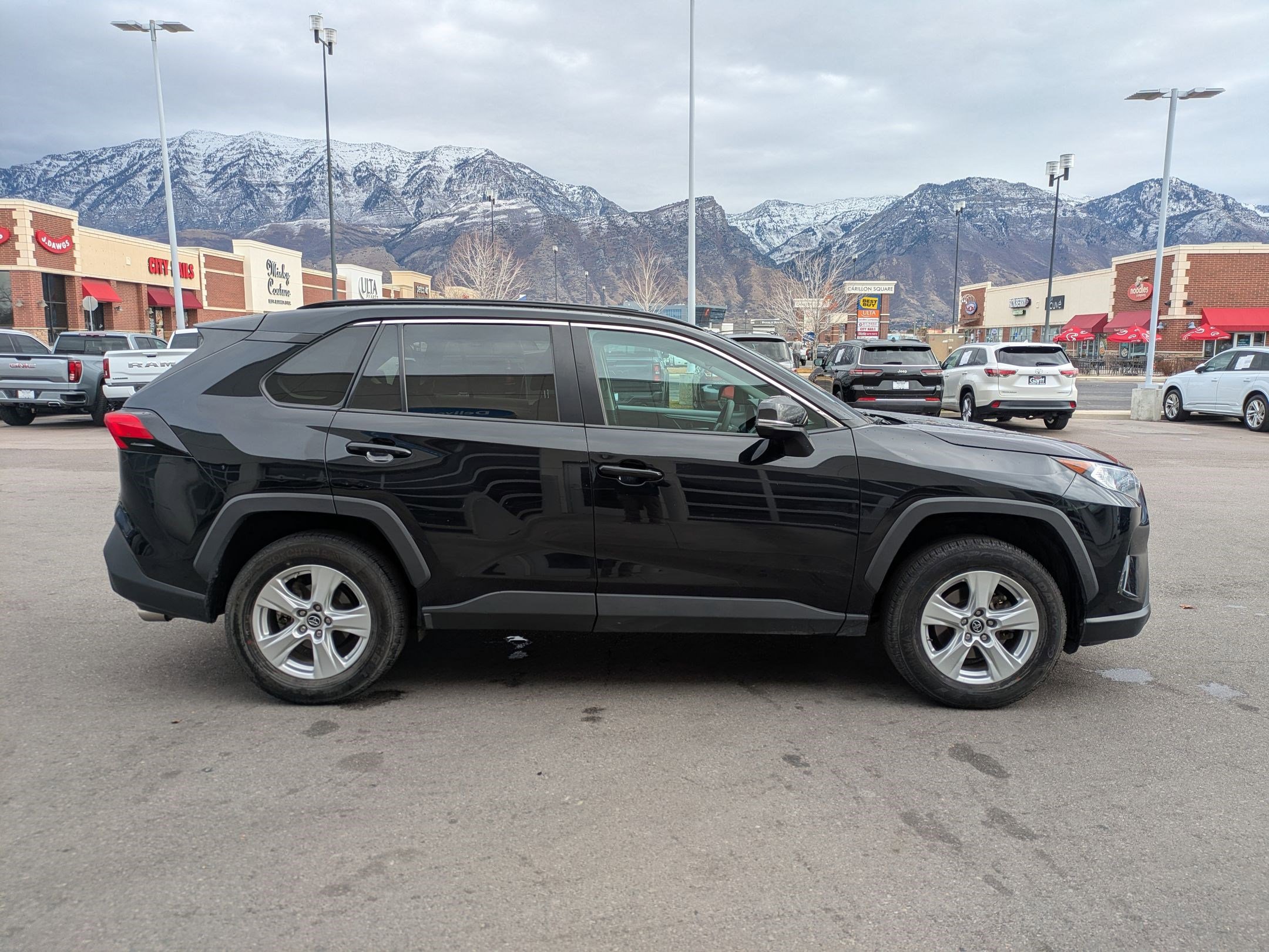 Used 2017 Subaru Outback 2.5i Premium image 2