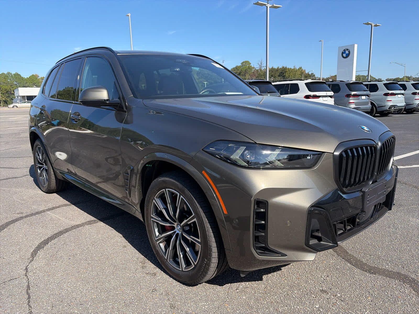 Used 2026 BMW X5 xDrive40i w/ Executive Package AWD/4WD image 2
