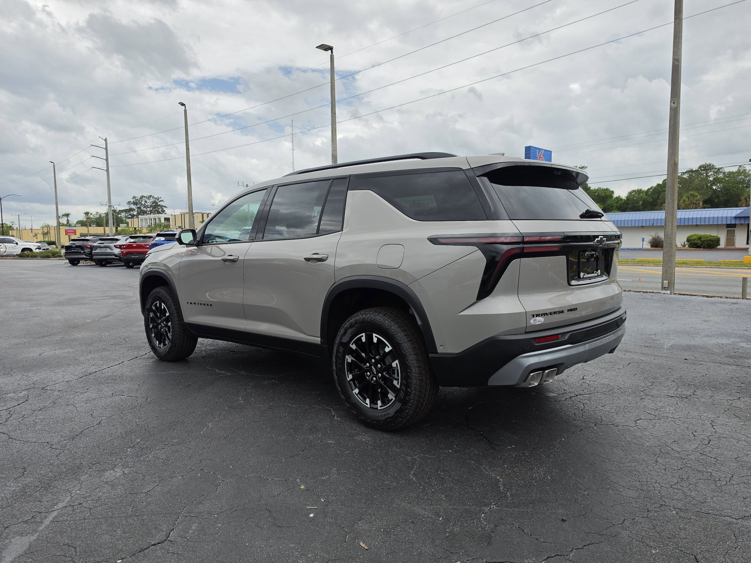 New 2026 Chevrolet Traverse Z71 w/ Enhanced Driving Package AWD/4WD image 6