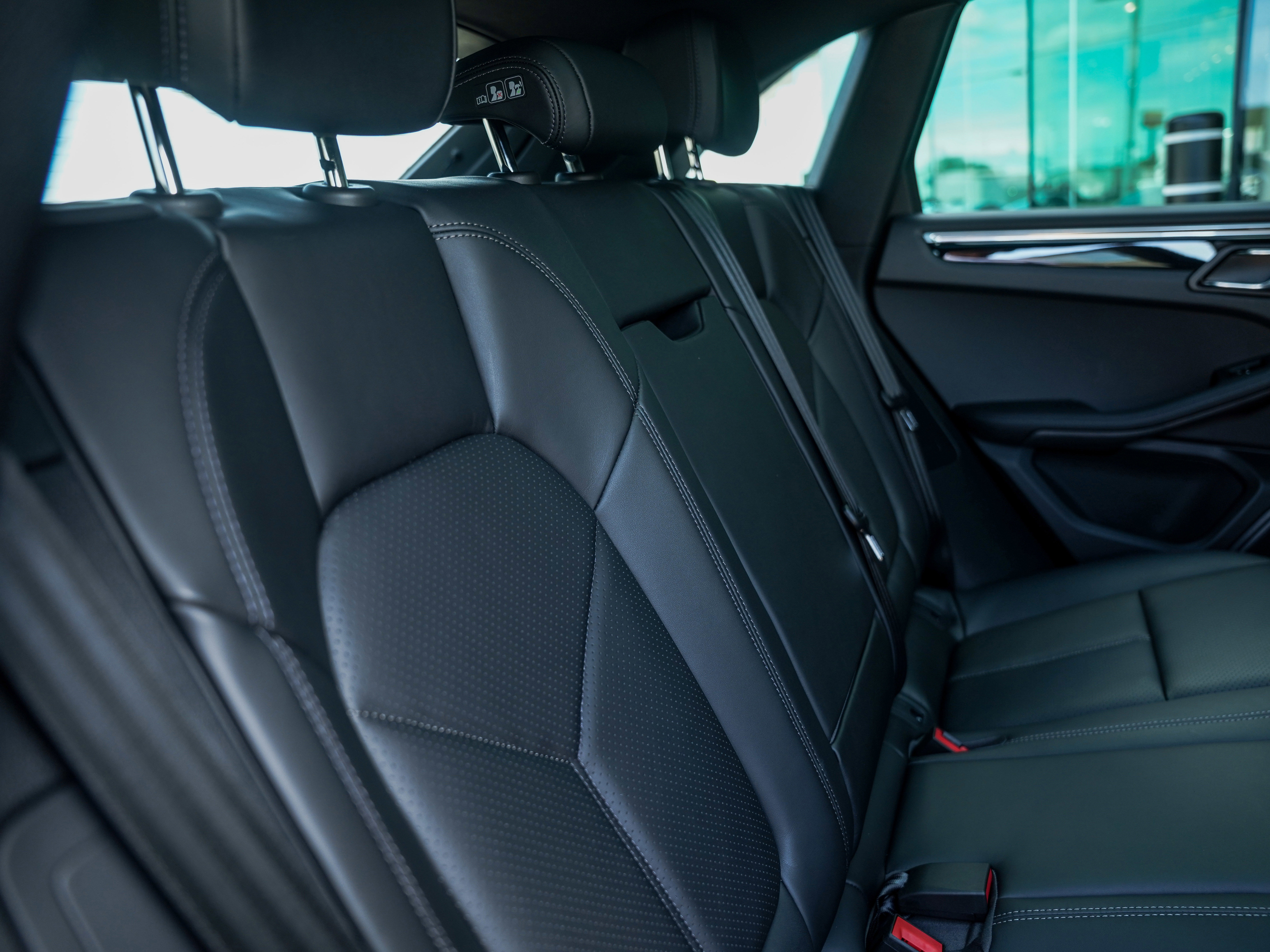 New 2026 Porsche Macan image 31