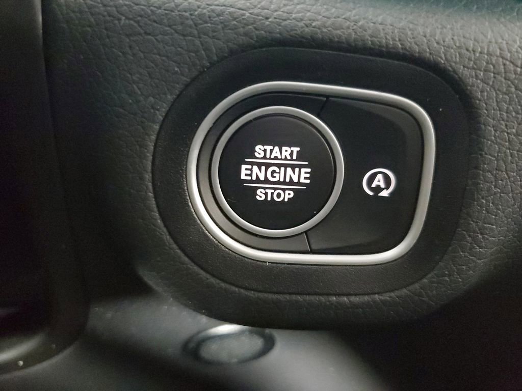Used 2025 Mercedes-Benz GLS 450 4MATIC image 34