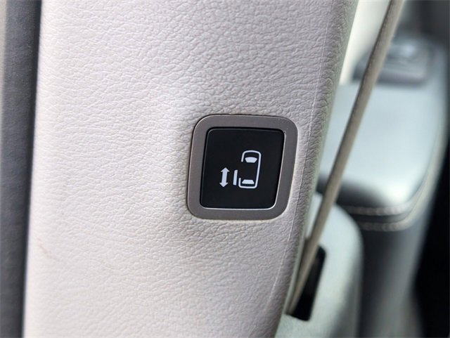 Used 2023 Chrysler Pacifica Limited image 54