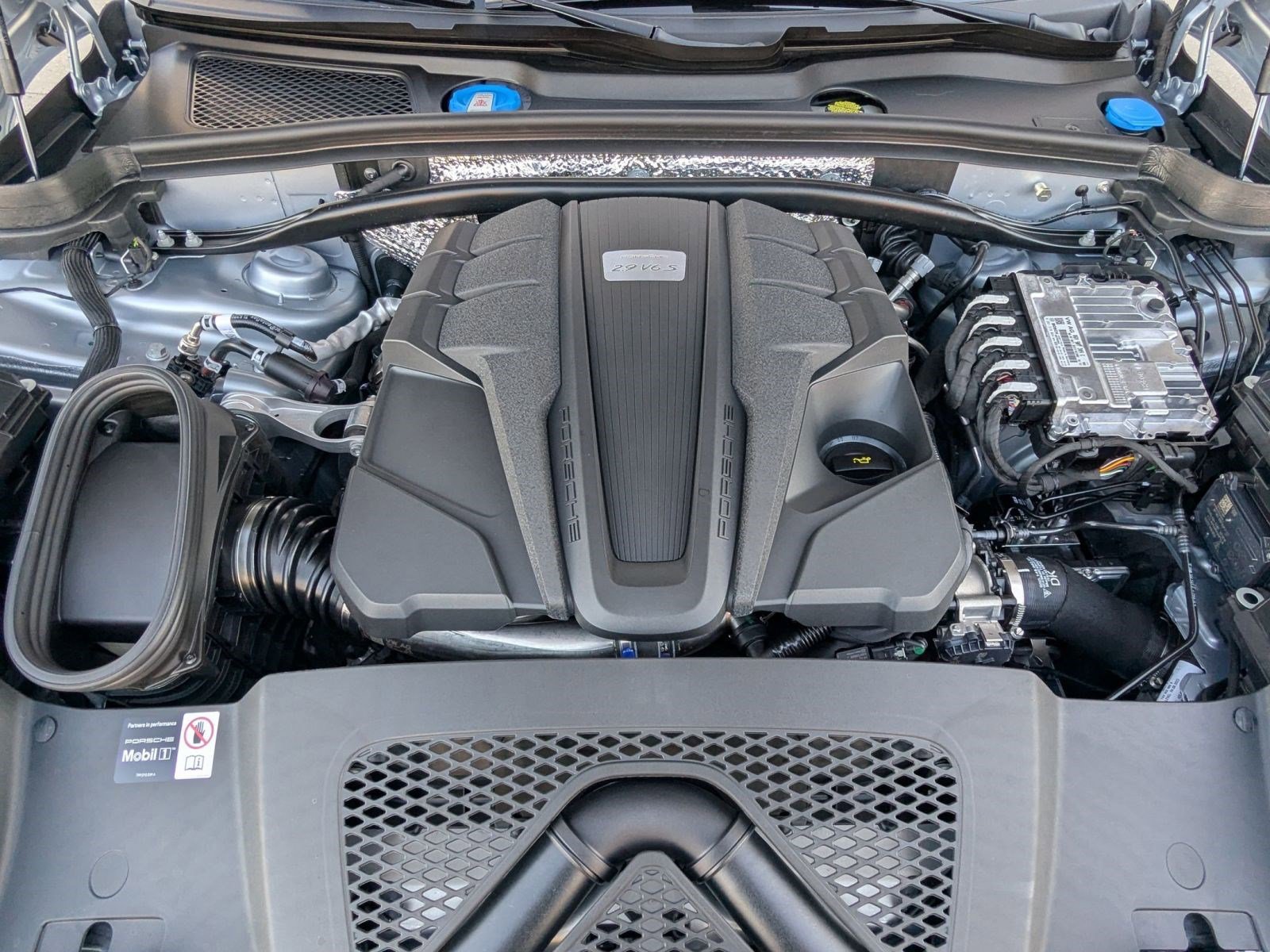 New 2026 Porsche Macan S image 28