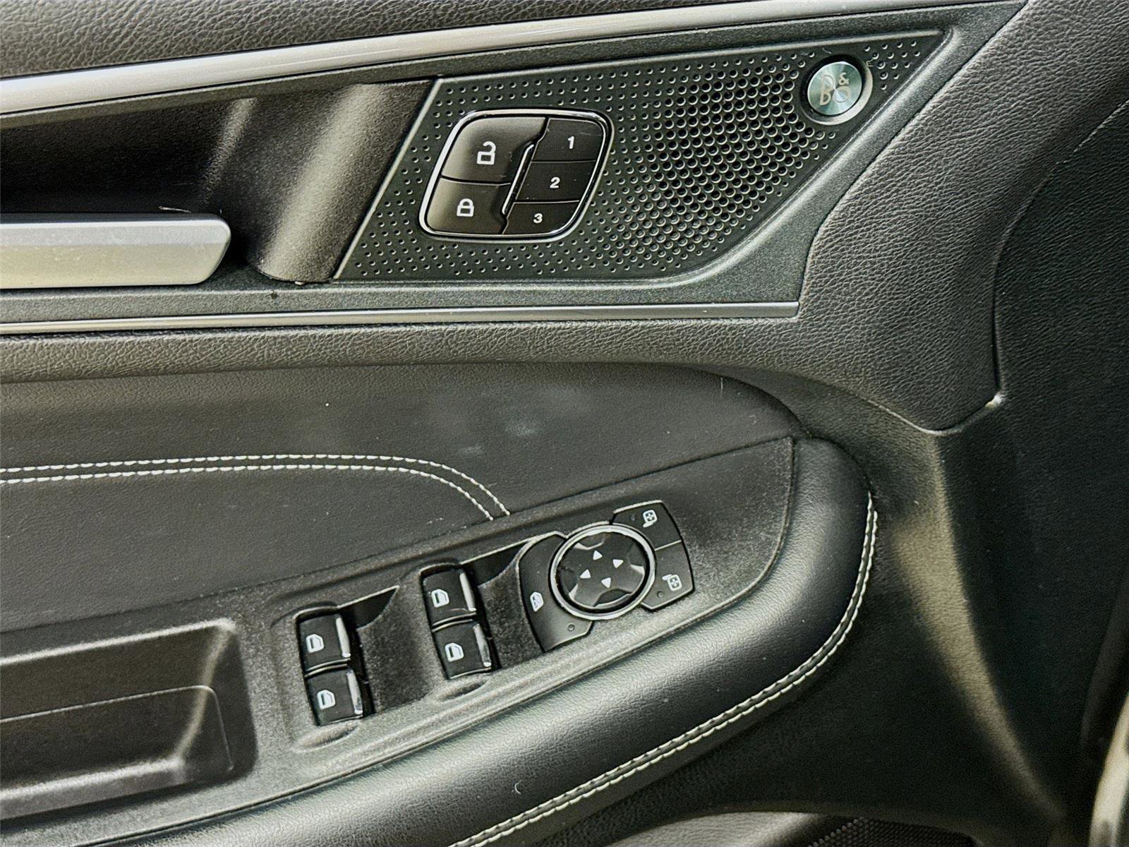 Used 2024 Ford Edge Titanium image 17