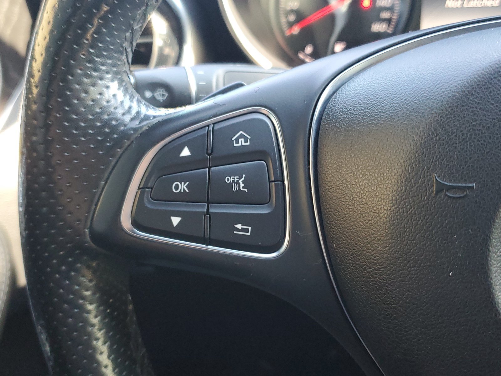 Used 2016 Mercedes-Benz C 300 4MATIC Sedan image 23