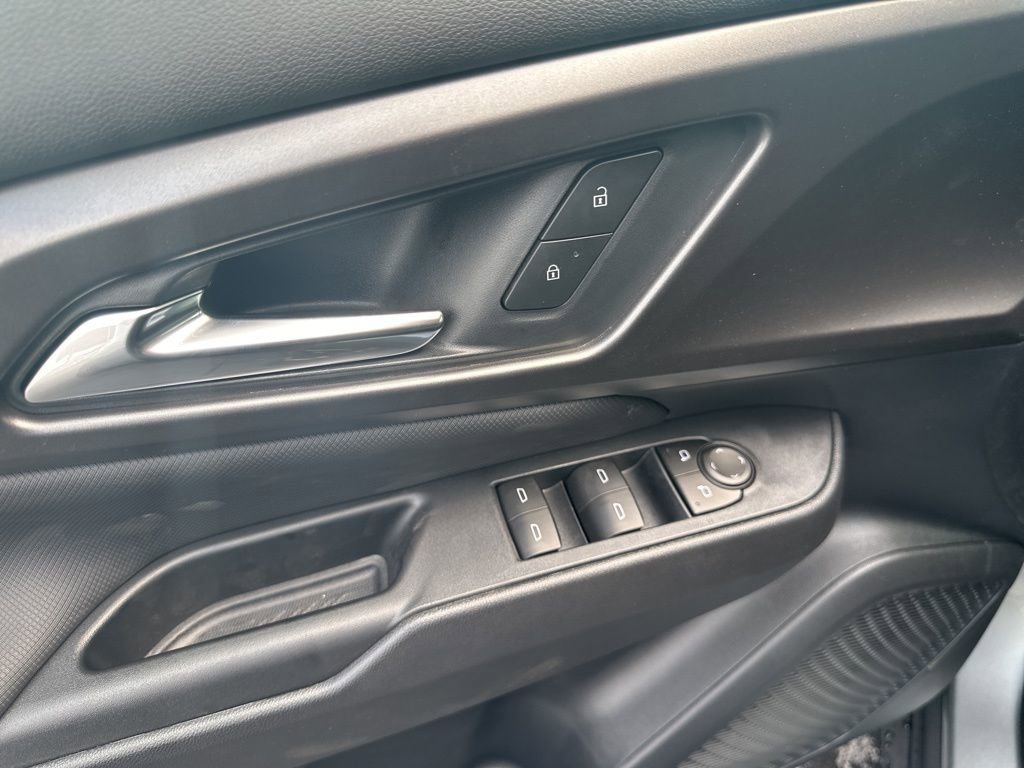 New 2026 Chevrolet Equinox EV LT image 15