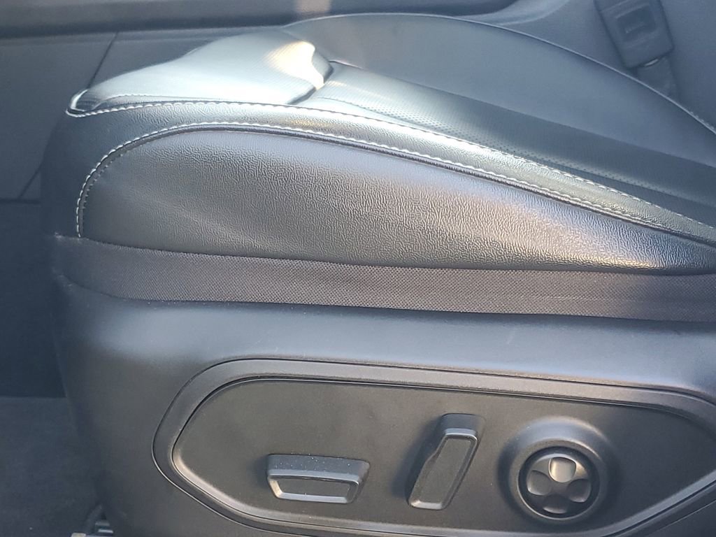 Used 2024 Jeep Grand Cherokee L Limited w/ Luxury Tech Group II image 12