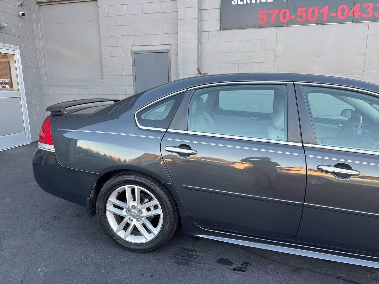 Used 2013 Chevrolet Impala LTZ FWD image 9