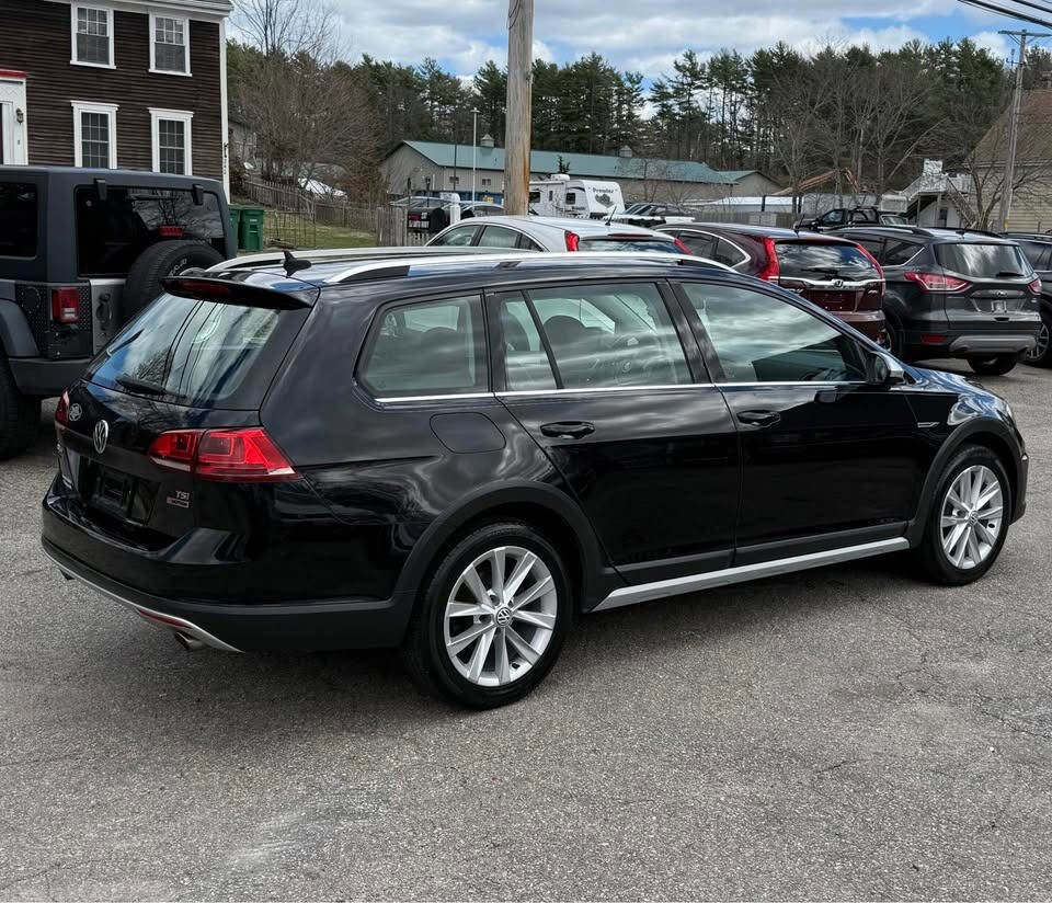 Used 2017 Volkswagen Golf Alltrack S AWD/4WD image 3