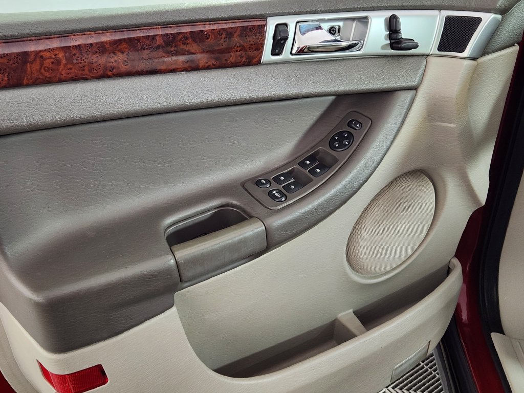 Used 2005 Chrysler Pacifica Touring AWD/4WD image 17