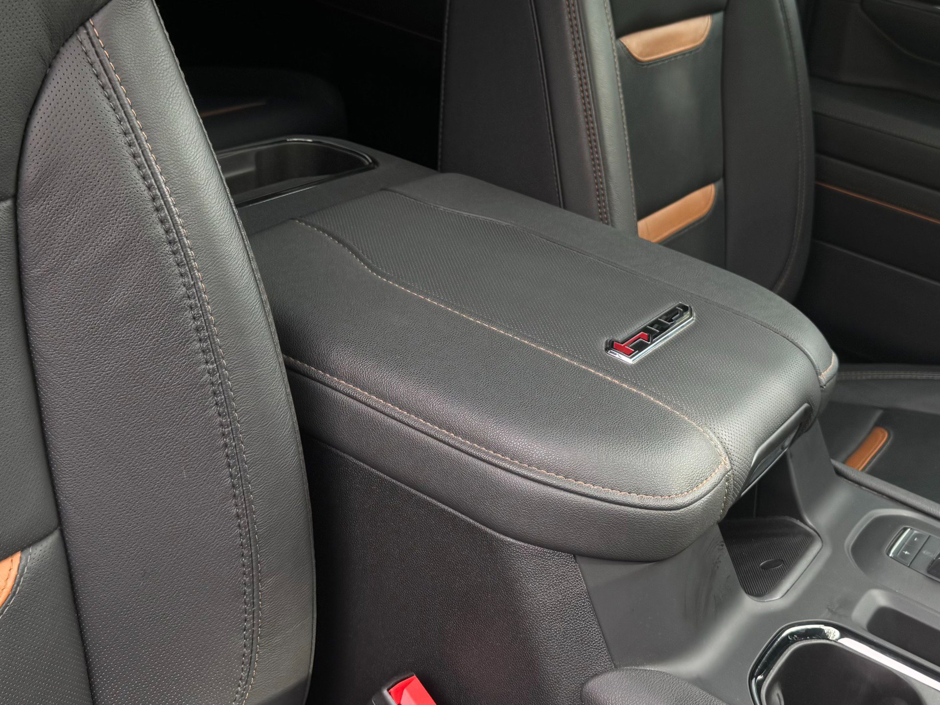 Used 2024 GMC Sierra 2500 AT4 w/ AT4 Preferred Package image 25