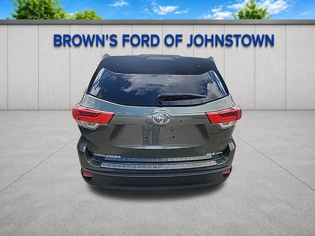 Used 2018 Toyota Highlander XLE AWD/4WD image 6