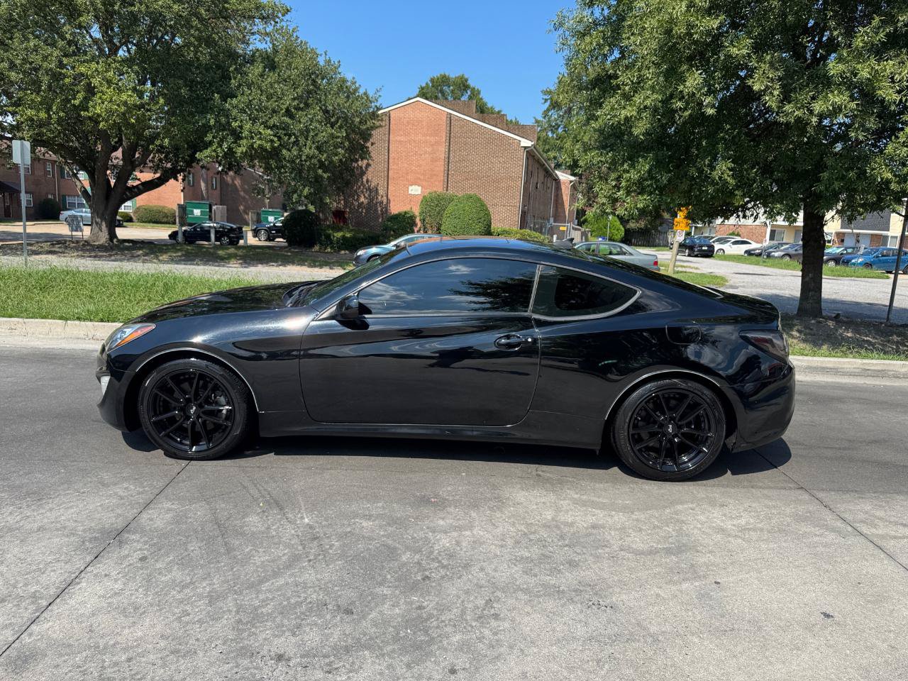 Used 2014 Hyundai Genesis 2.0T RWD image 3
