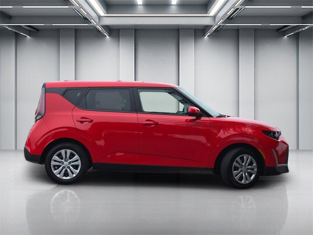 Certified 2023 Kia Soul LX image 3