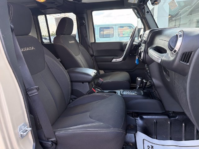 Used 2017 Jeep Wrangler Unlimited Sahara w/ Connectivity Group AWD/4WD image 23