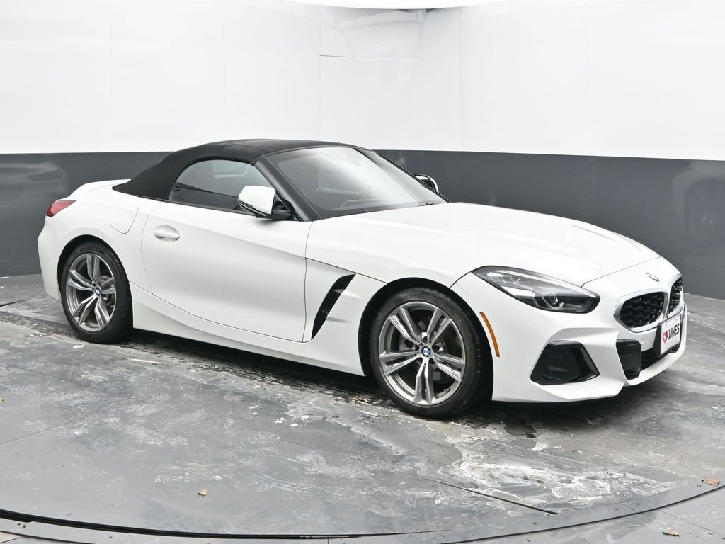 Used 2025 BMW Z4 sDrive30i image 2
