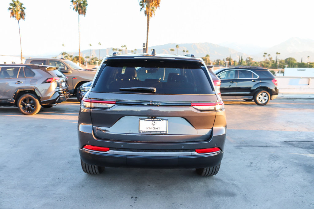 New 2026 Jeep Grand Cherokee Limited AWD/4WD image 8
