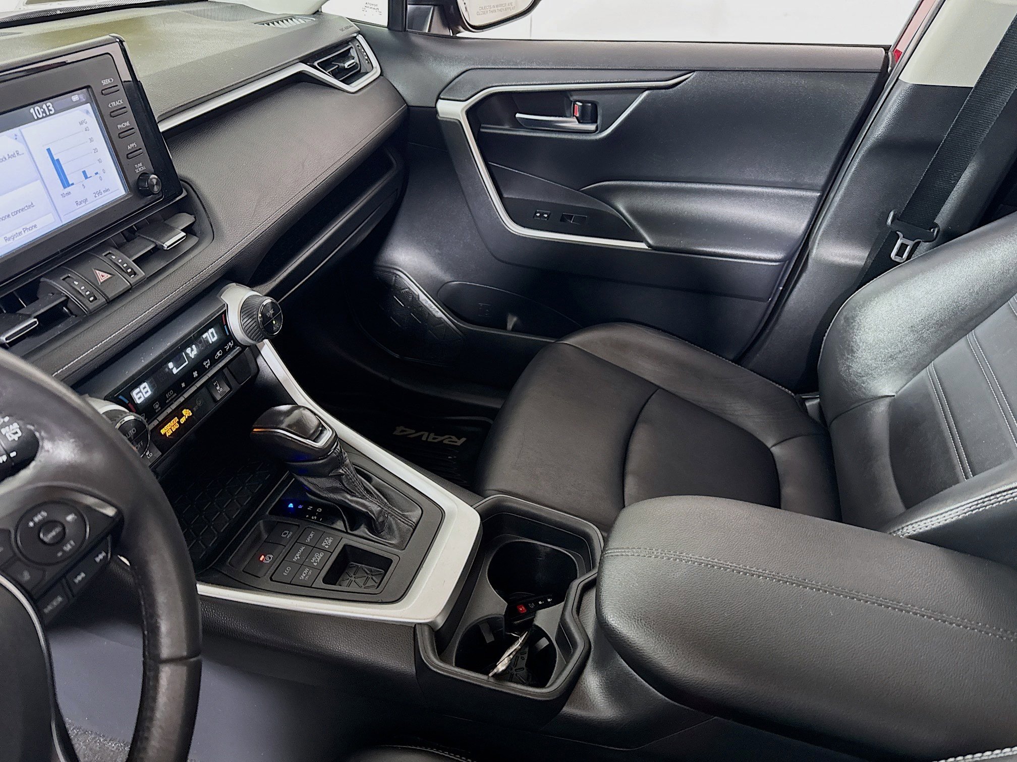 Used 2019 Toyota RAV4 XLE Premium w/ Cold Weather Package AWD/4WD image 20