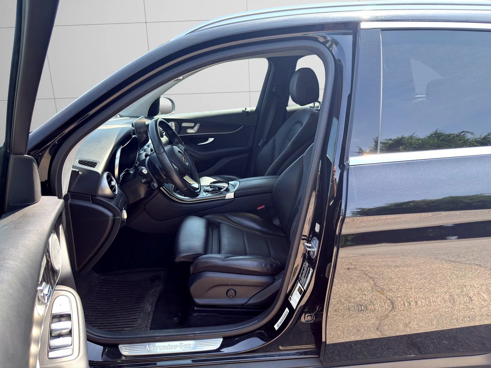 Used 2017 Mercedes-Benz GLC 300 4MATIC image 12