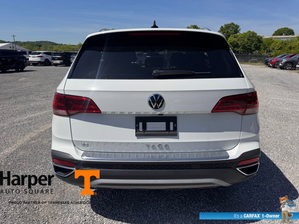 Used 2023 Volkswagen Taos SE w/ Black Wheel Package FWD image 4