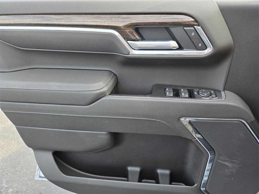 New 2026 GMC Sierra 1500 SLE image 23