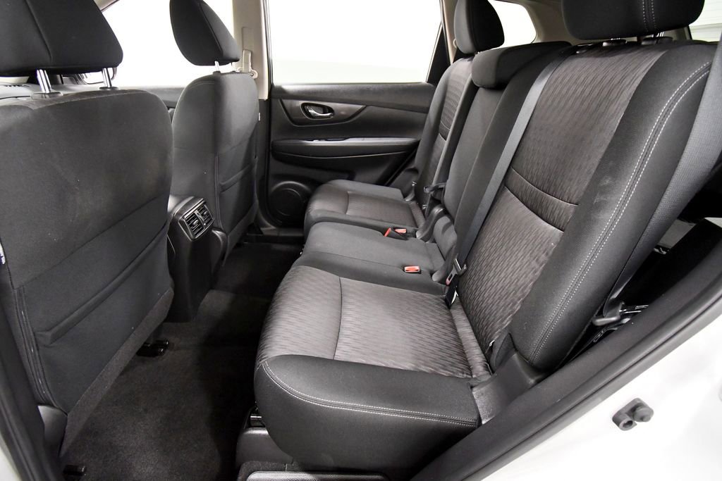 Used 2019 Nissan Rogue SV w/ Premium Package image 15