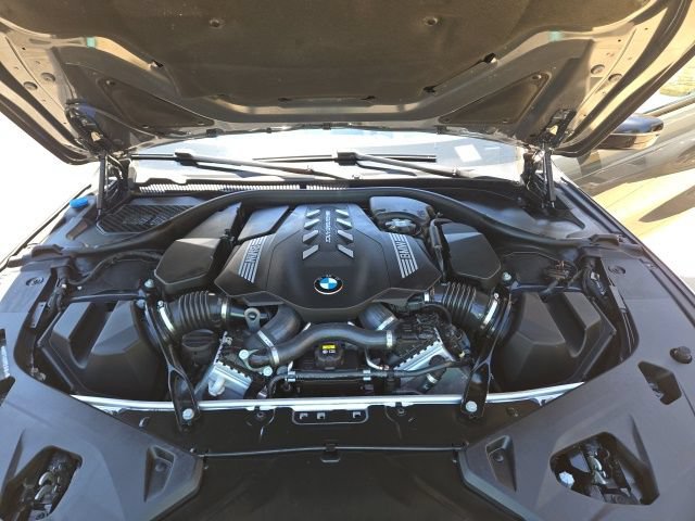Used 2023 BMW M850i xDrive Convertible AWD/4WD image 35