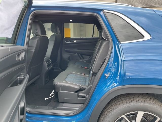 New 2025 Volkswagen Atlas Cross Sport SEL Premium R-Line image 10